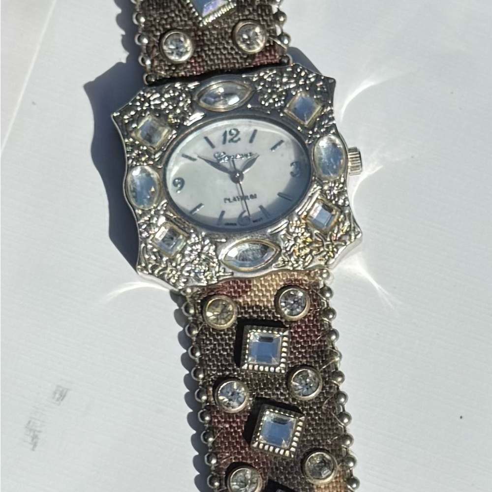 Geneva Platinum Camouflage band women’s watch - Picture 2 of 8